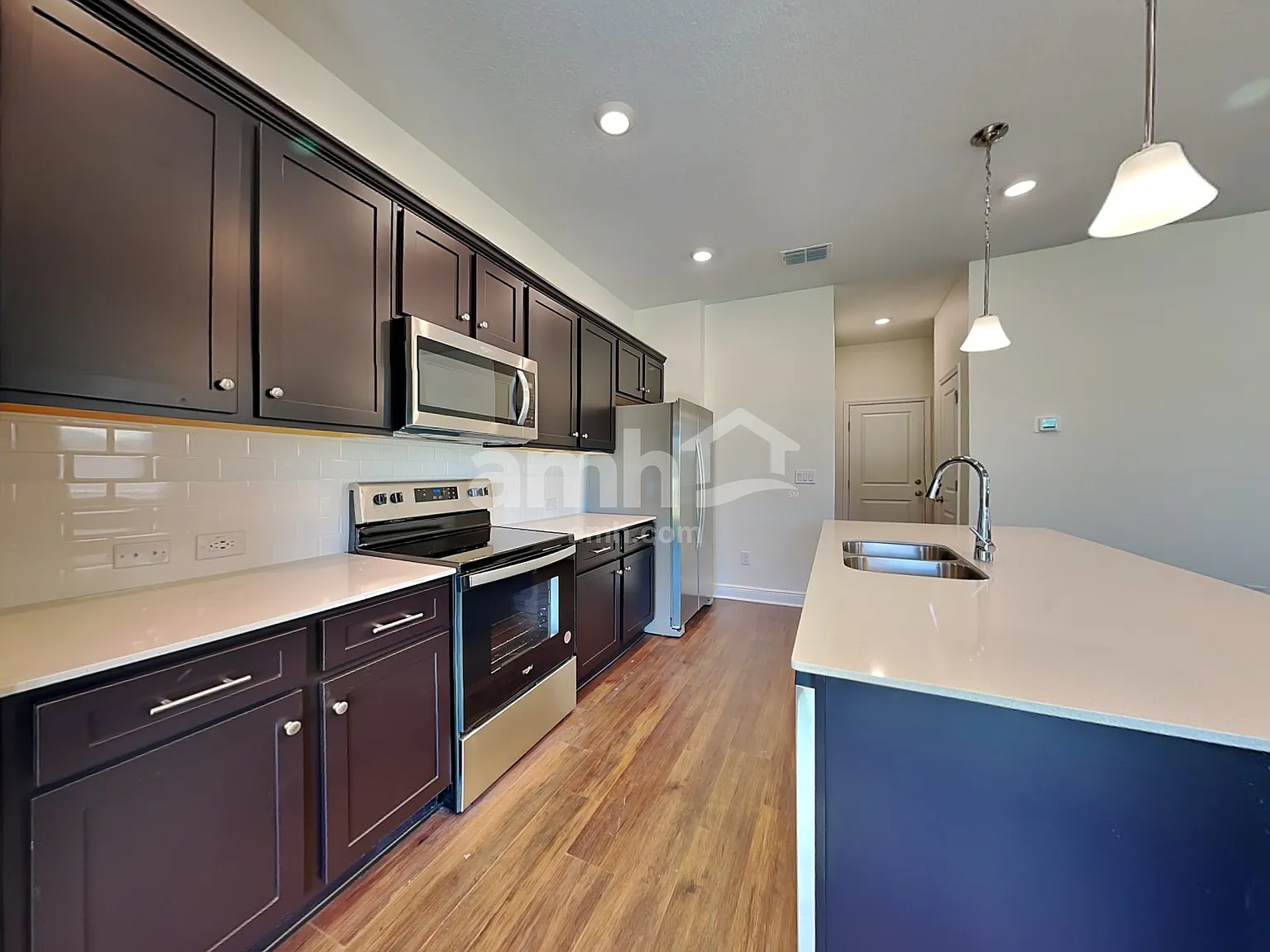 4 bed, 2.5 bath, 1977 sqft, $2,675 — Photo 3