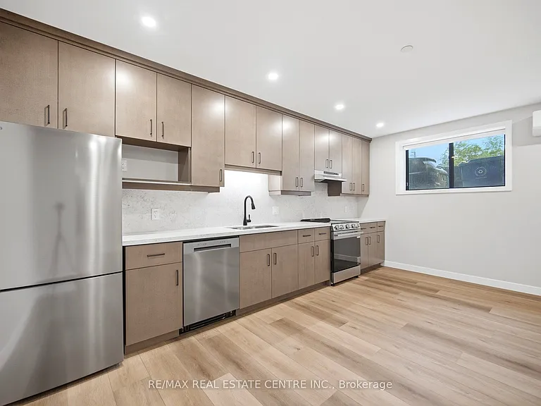 3 Zina St #2 — Photo 7