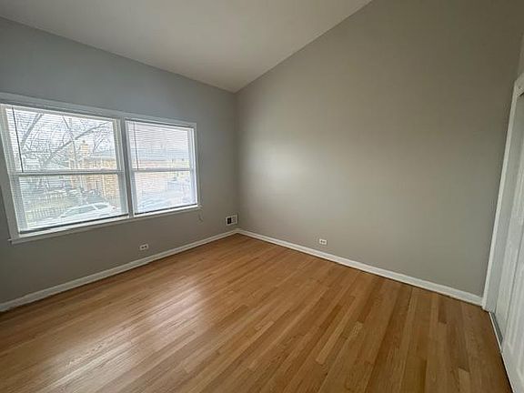 5th image of 555 Lynn Ct