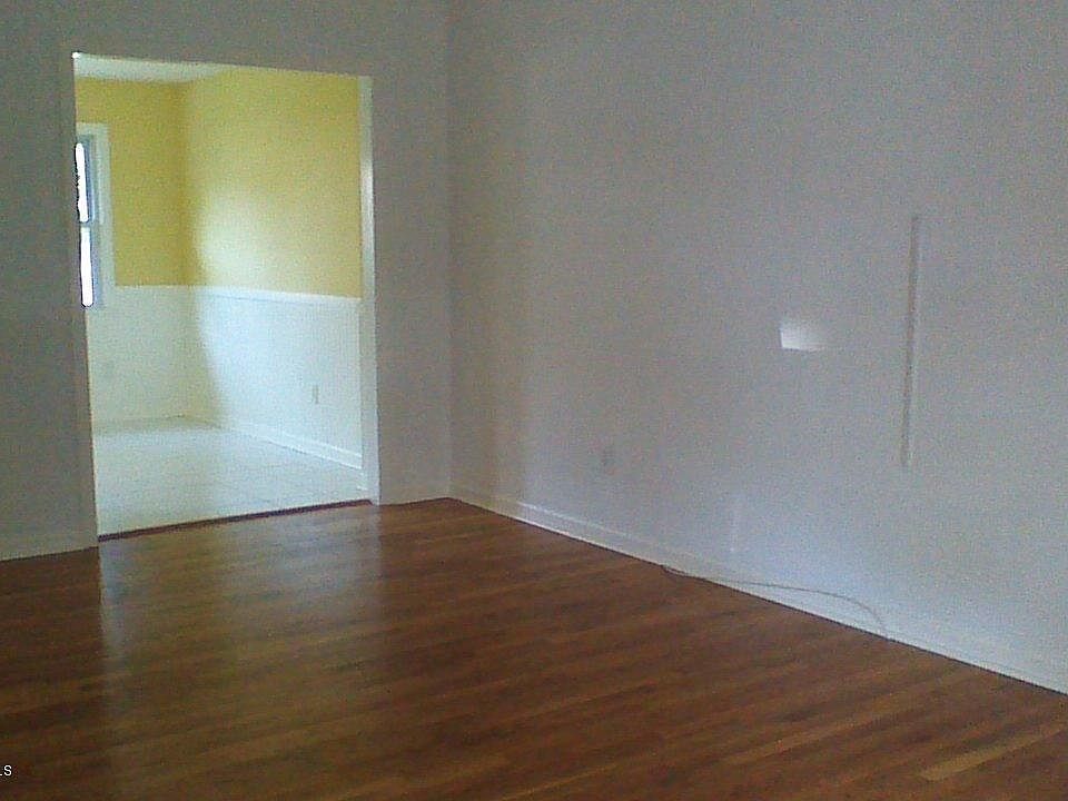 2nd image of 1003 Hollywood Blvd #A