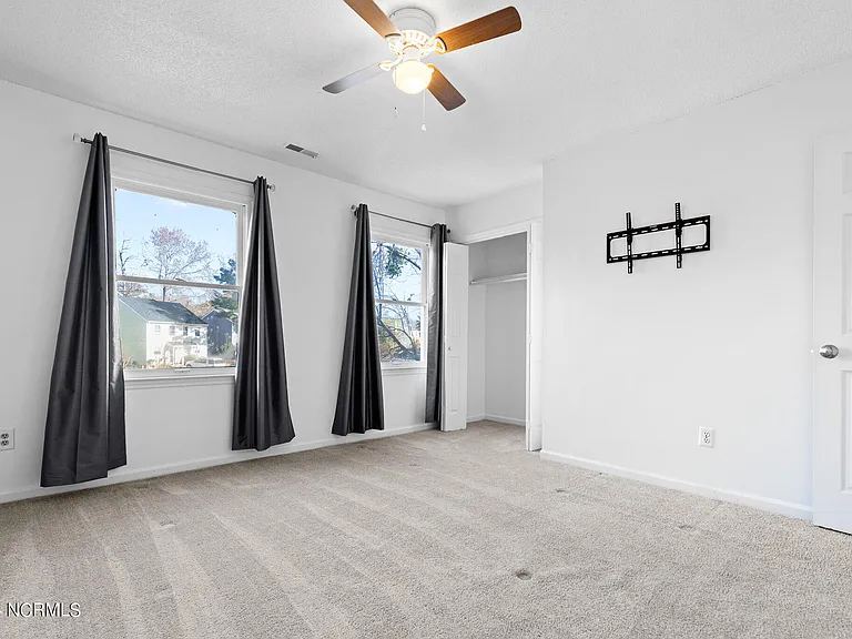 135 Greenford Pl — Photo 12