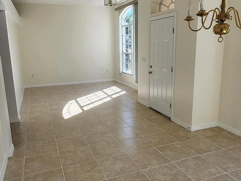 1807 Edith St NE — Photo 6