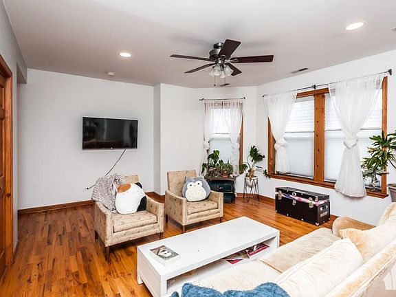 2nd image of 2720 N Sawyer Ave #0