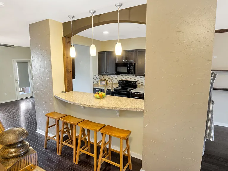 50 Transit Ln — Photo 12