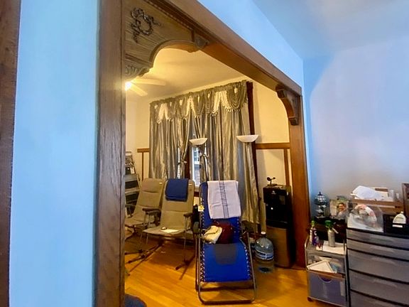 4th image of 3143 W Augusta Blvd