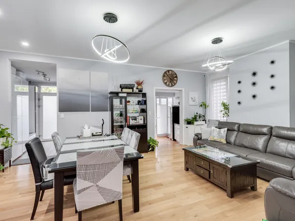 2020 Bleecker Street image 10 of 35