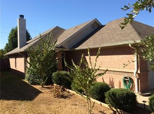 741 Stribling Cir, Azle, TX 76020