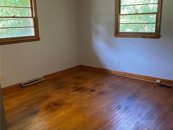 5th image of 1851 Robinhood Dr