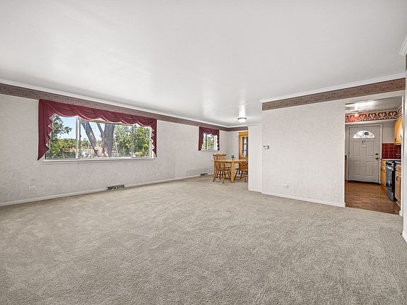 4th image of 6308 Macarthur Dr