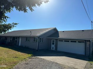 890 McCormick Loop, Tillamook, OR 97141