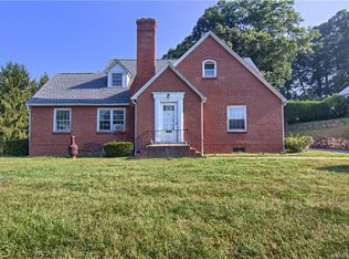 79 Poplar St, Canton, NC 28716