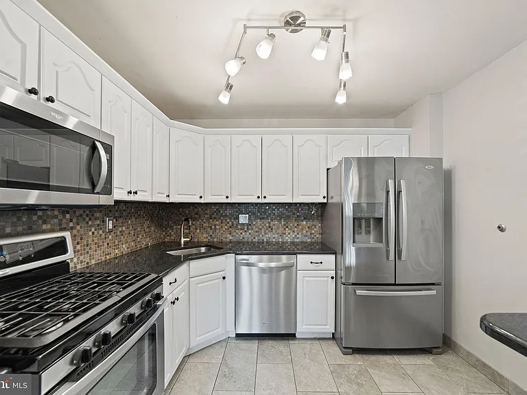 254 Steeplechase Ct — Photo 6