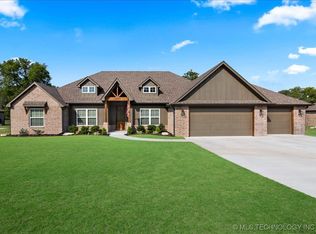 19962 S Wind Ridge Dr, Claremore, OK 74017
