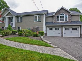 701 Sharps Lot Rd, Swansea, MA 02777