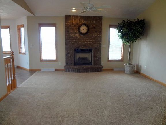 2nd image of 214 Gabriel Ln