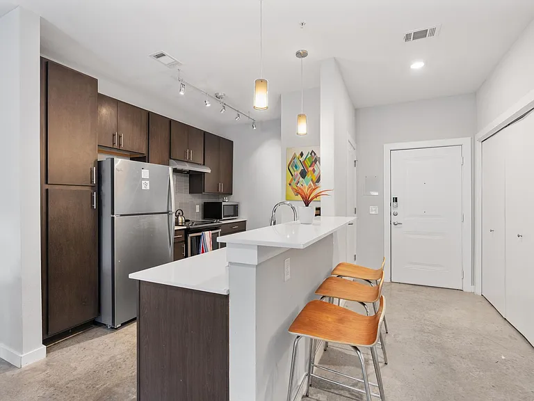 2501 Thornton Rd — Photo 9