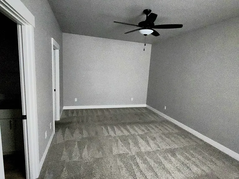 209 Rainier Dr — Photo 19