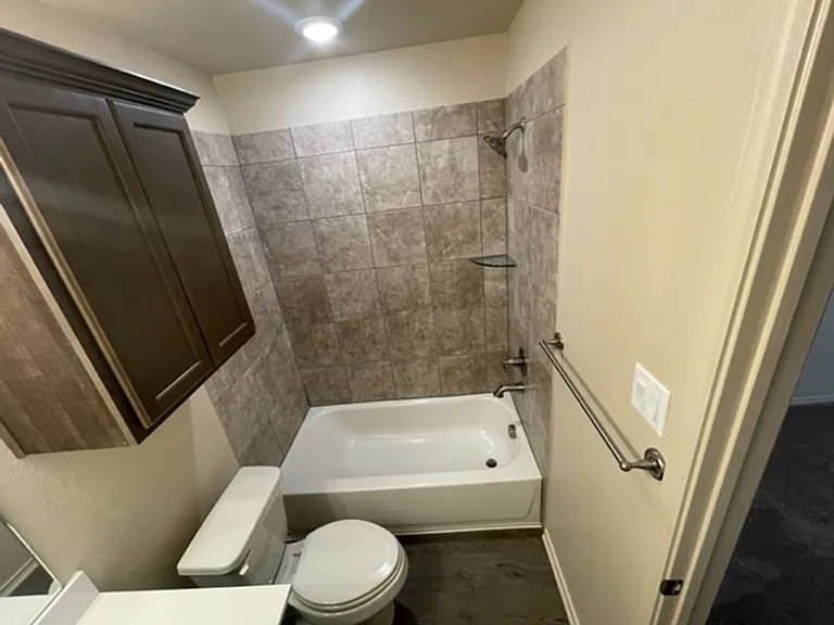 1701 Montell St — Photo 9