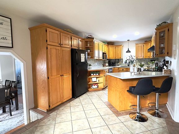 3rd image of 12 Clam Point Rd
