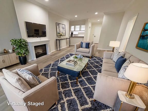 5th image of 2969 Kelton Ave APT 301