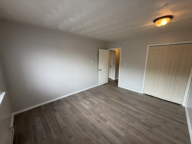 208 W Lansing Rd #8 — Photo 9