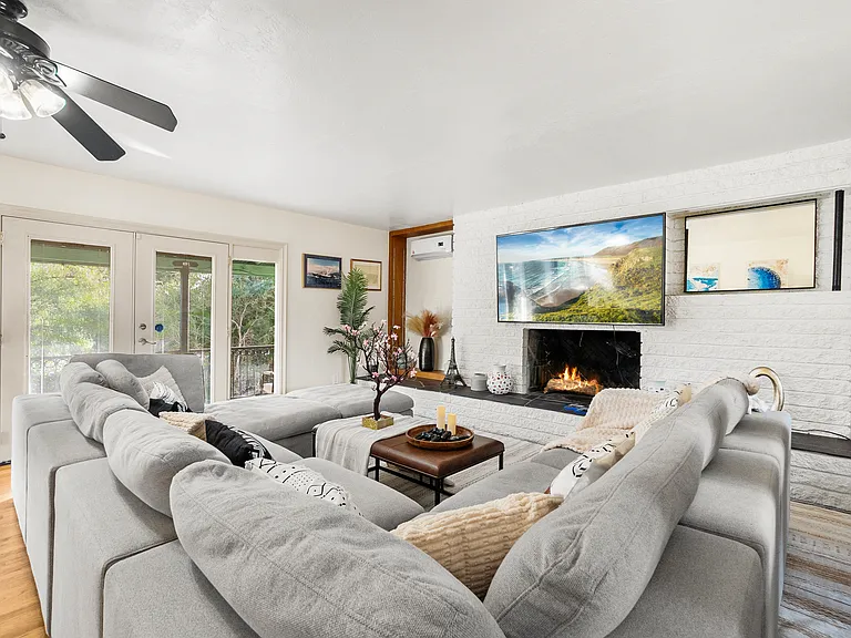 Where comfort meets style! The living room is perfect for relaxation.