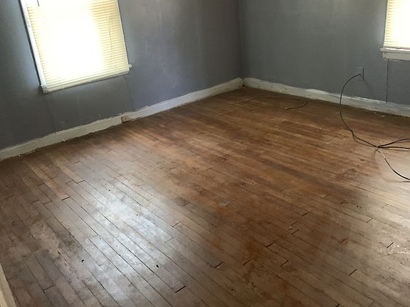 4th image of 1019 Wellington Ln