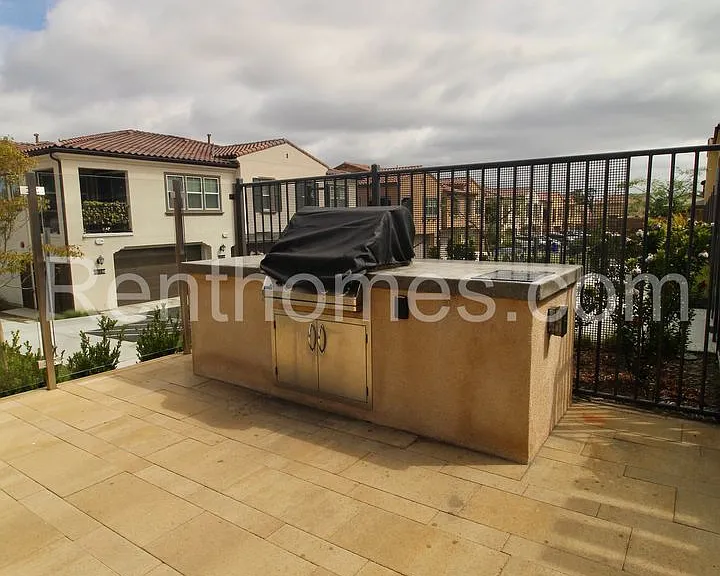 10835 Wendy Way — Photo 32