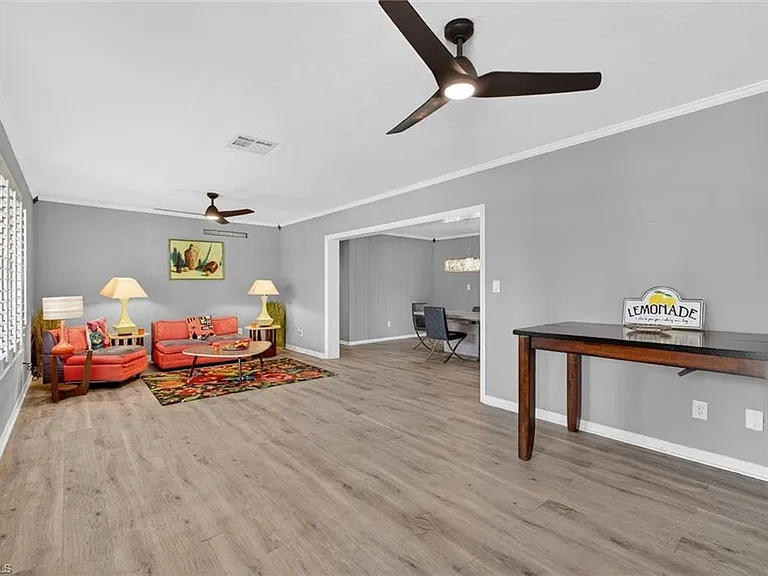 1420 Maravilla Ave — Photo 11