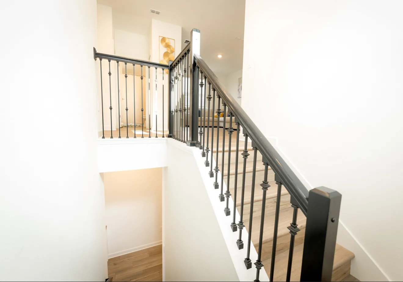 6 bed, 3275 sqft, $5,795 — Photo 1