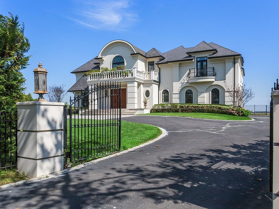 1st image of 290 Dolphin Dr