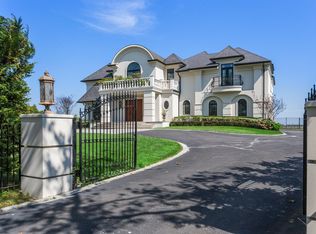 290 Dolphin Dr, Woodmere, NY