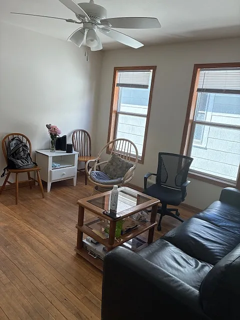3 bed, 1219 sqft, $2,000 — Photo 2