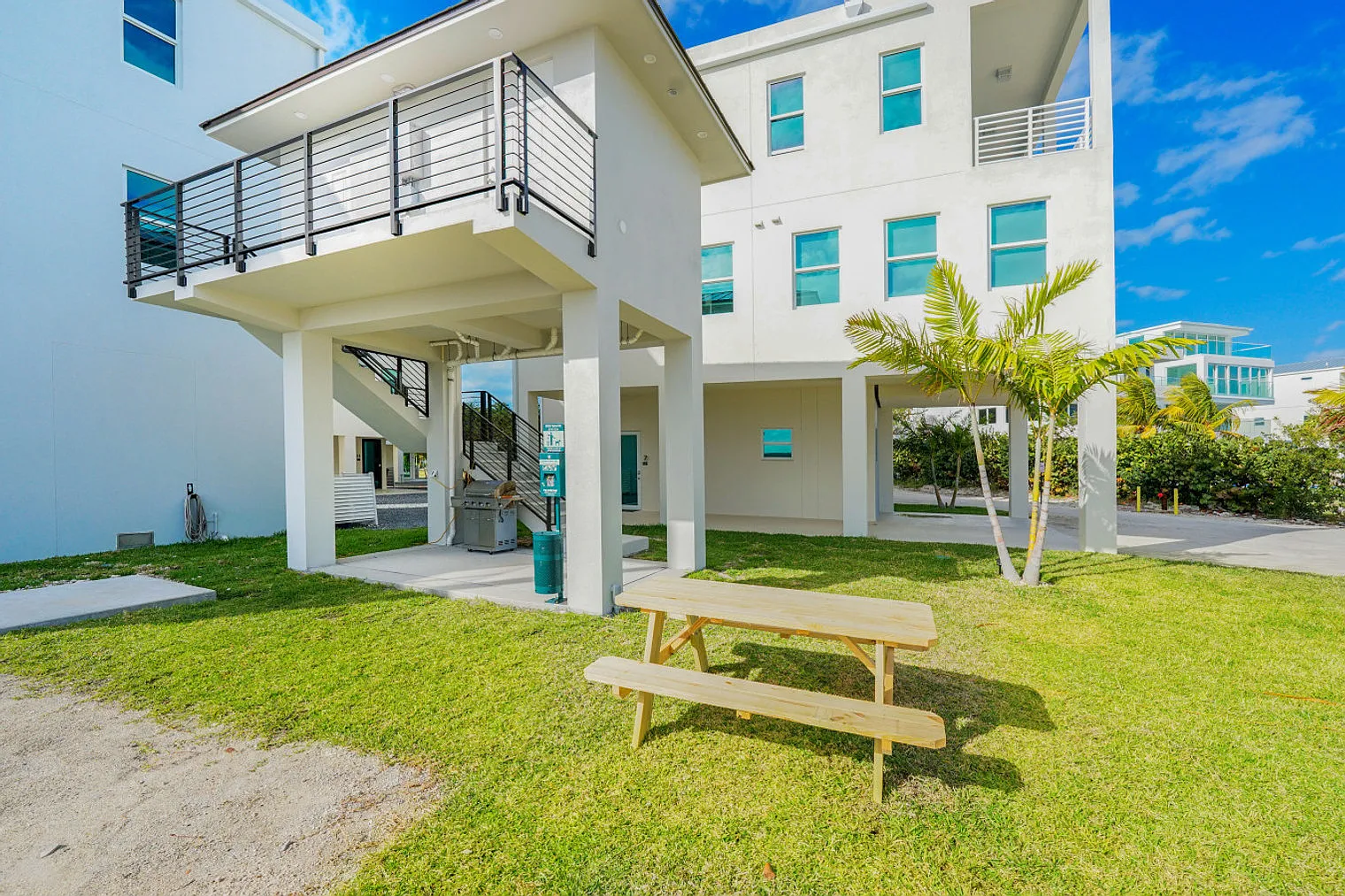 3 bed, 3.0 bath, 2690 sqft, $24,656 — Photo 2