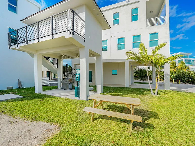 99 Seaside Ave #ID1369658P — Photo 2