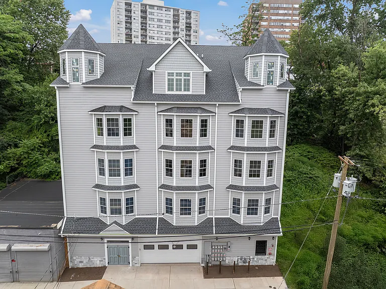 60 Woodside Pl — Photo 5