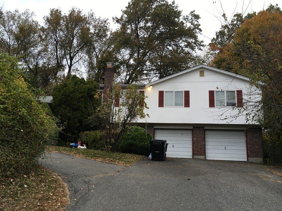 1st image of 40 Hilltop Pl