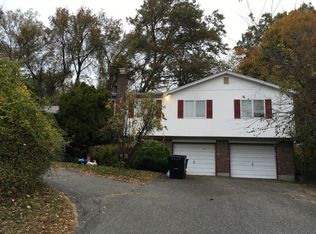 40 Hilltop Pl, Monsey, NY 10952