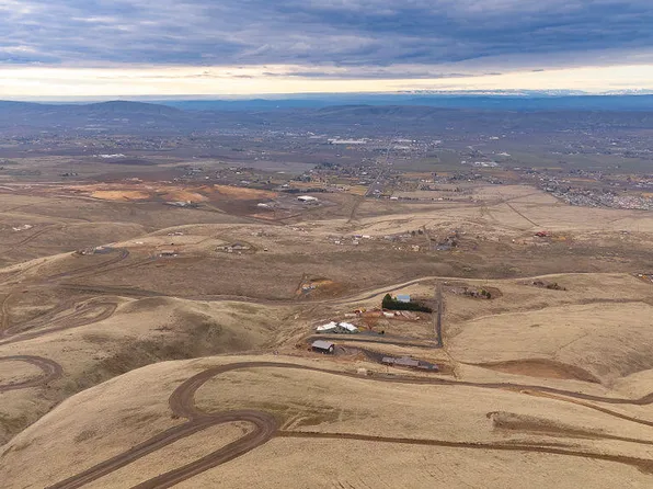 Nka Bohoskey Rd, Yakima, WA 98901