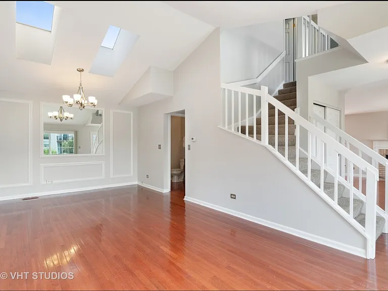 272 Le Parc Cir — Photo 1