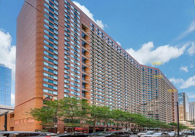 1st image of 211 E Ohio St APT 1707