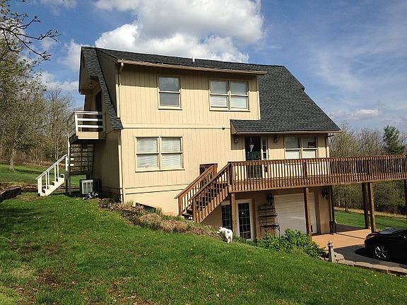 2nd image of 224 Pine Hill Ln