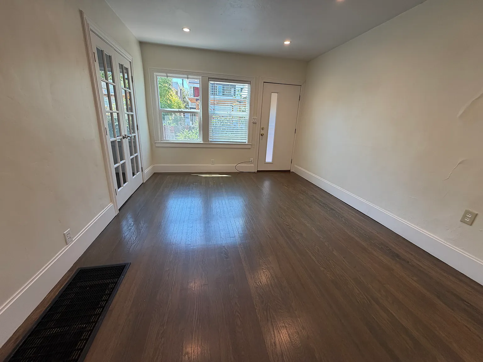 3815 Webster St — Photo 2