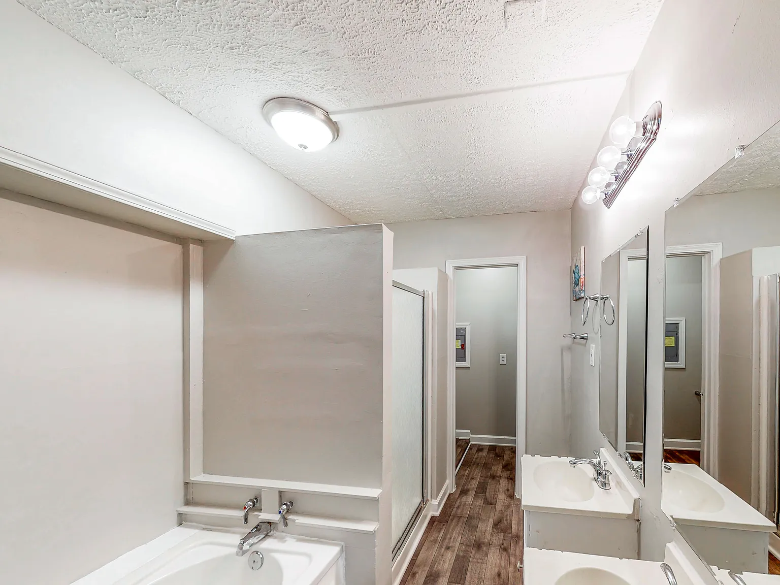 4 bed, 3.0 bath, $754 — Photo 3