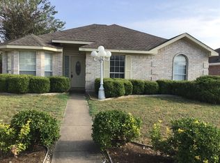 1116 Castleman Dr, Cedar Hill, TX 75104