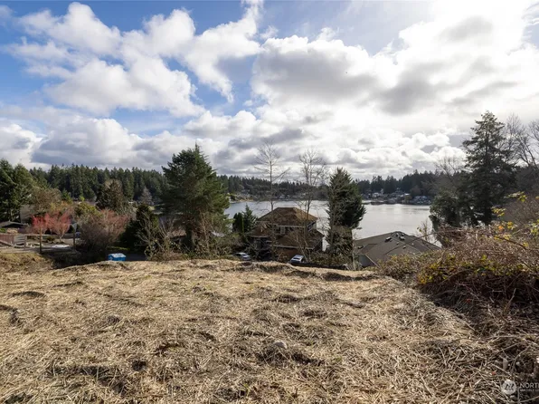9937 Clara Boulevard SW, Lakewood, WA 98498