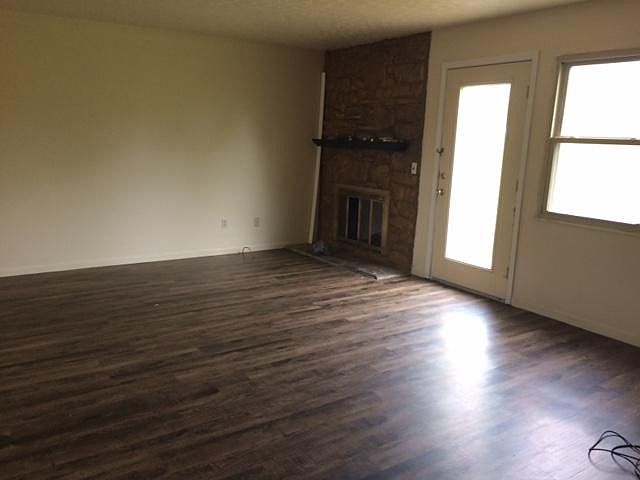 1st image of 2118 Stonebrook Ct APT B