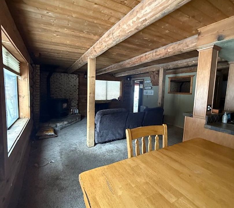 1st image of 674 Minaret Rd