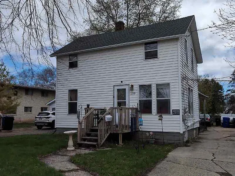 200 N Badger Ave — Photo 1