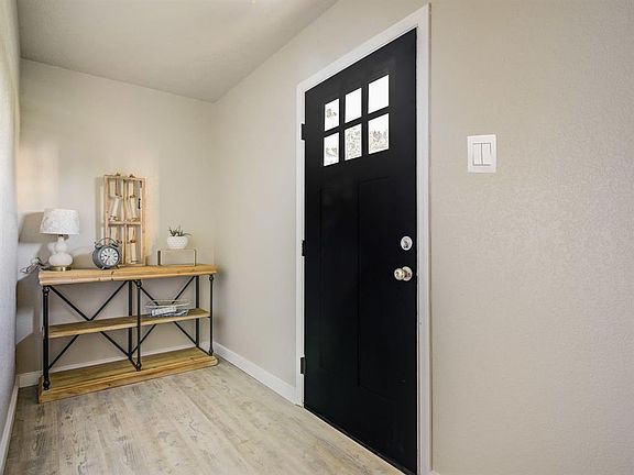3rd image of 625 Shadylawn St